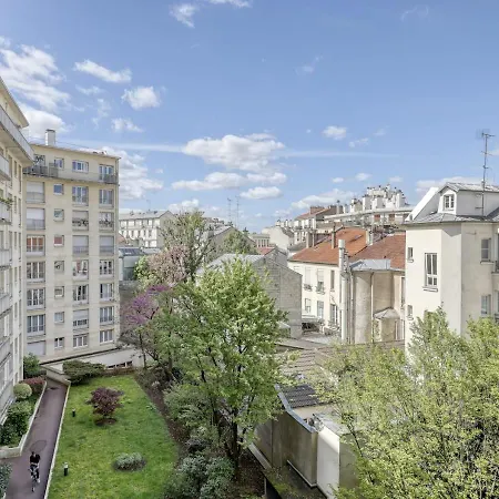 Bright In The Heart Of Butte Aux Cailles Parigi